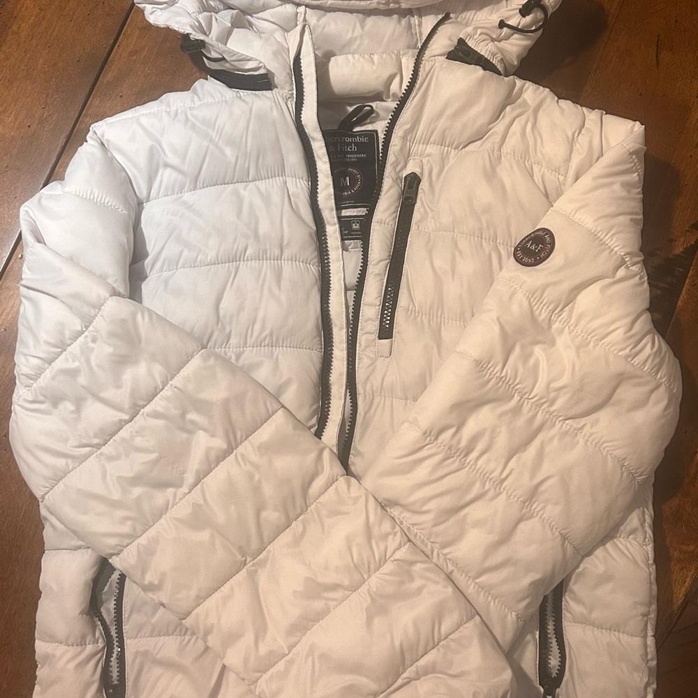 Abercrombie & Fitch White Puffer Jacket